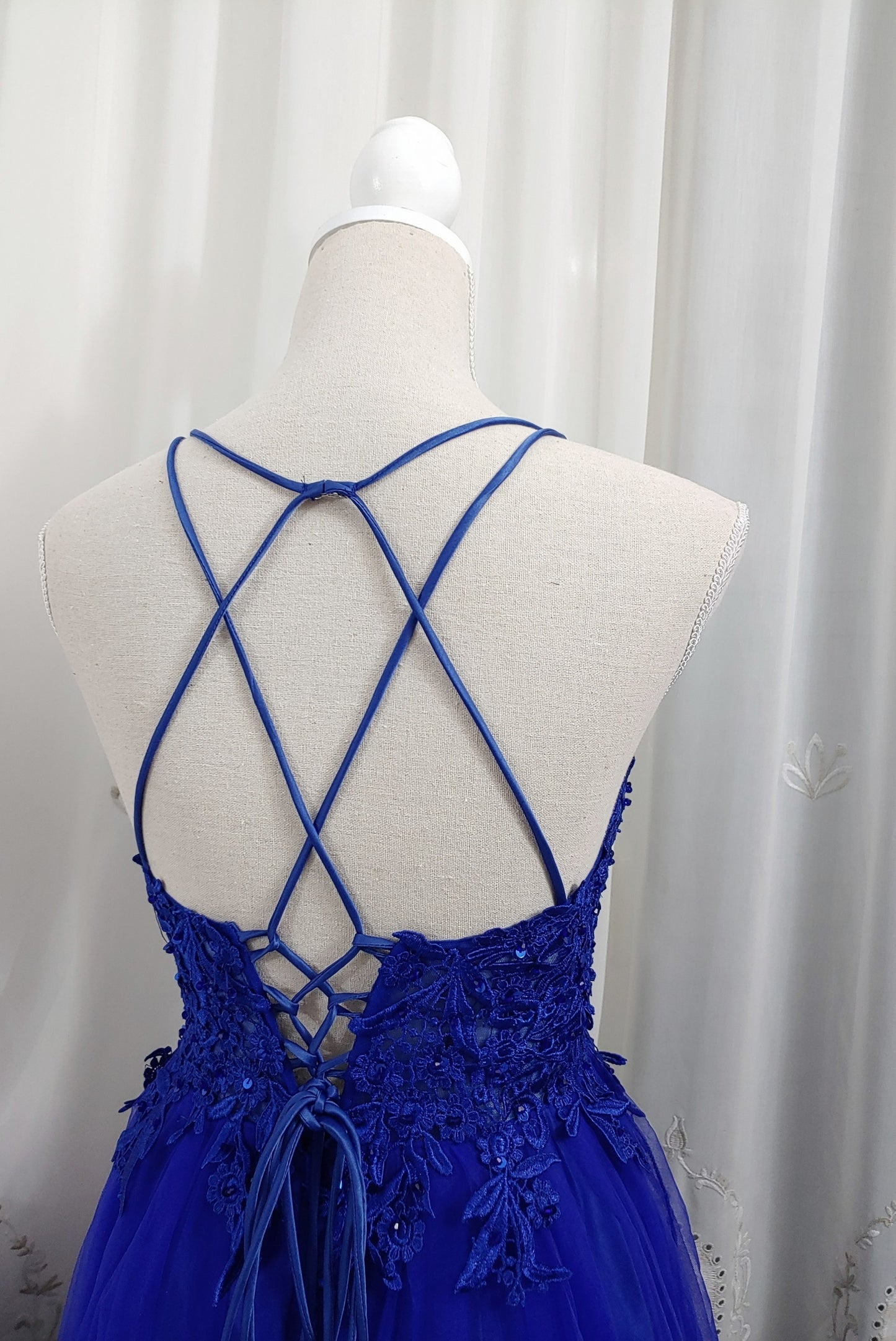 abito impero in tulle con spacco stola