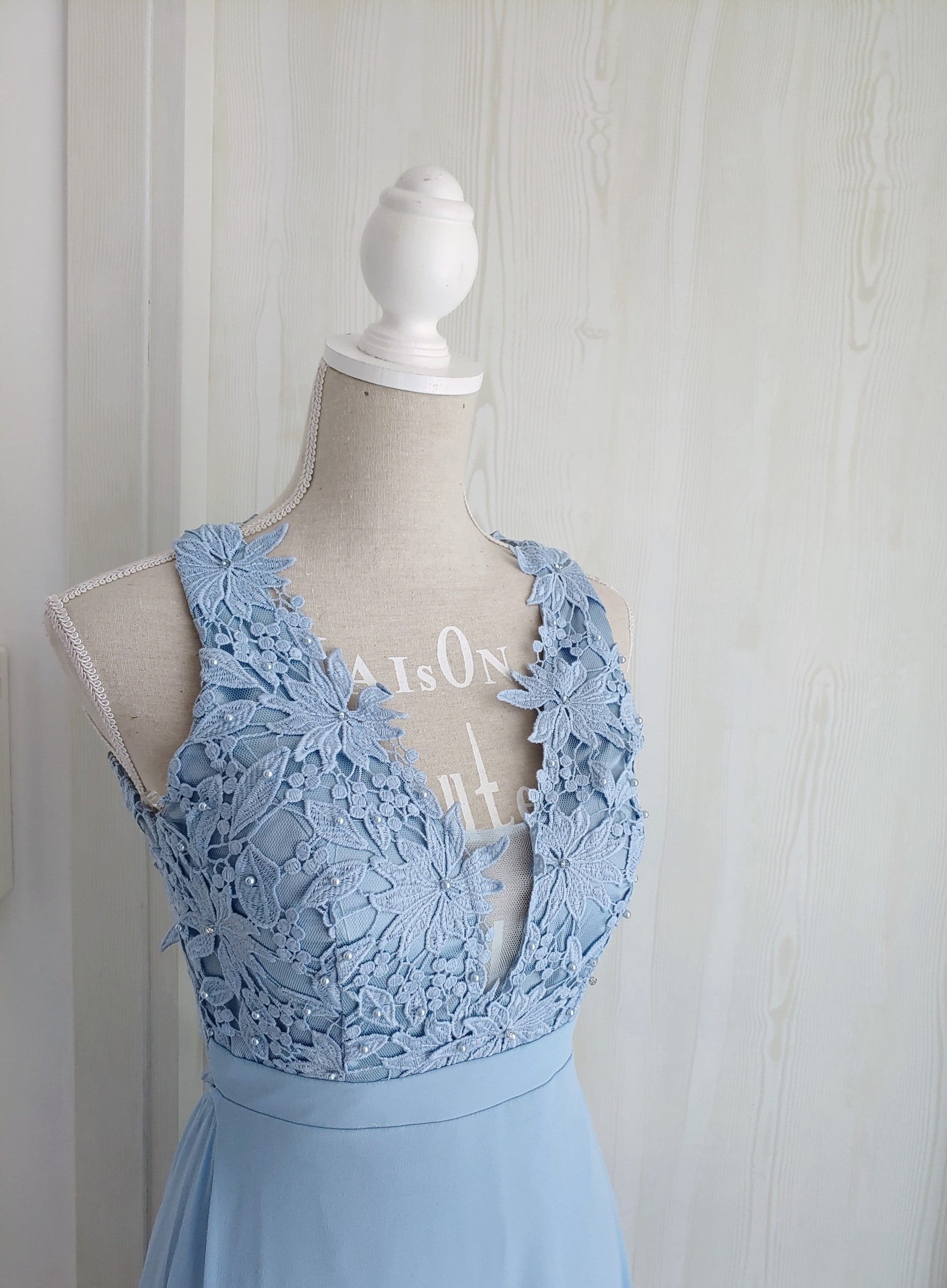 abito impero azzurro in chiffon 